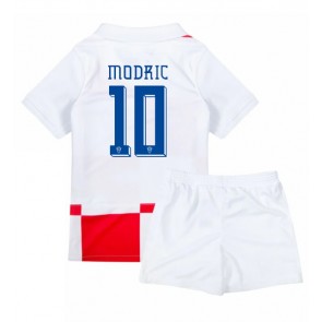 Kroatien Luka Modric #10 Replika Babytøj Hjemmebanesæt Børn EM 2024 Kortærmet (+ Korte bukser)